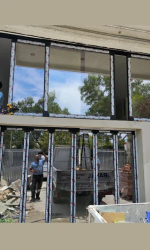 Φυσούνα και συρόμενα κουφώματα